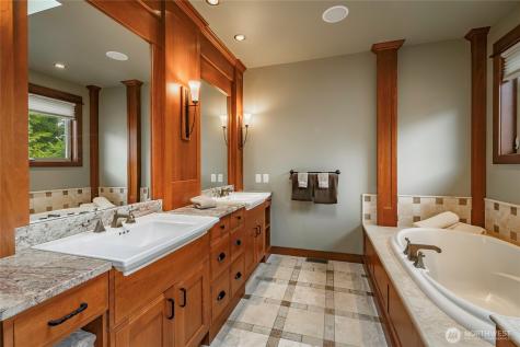 8771 Clubhouse Point Drive Blaine WA 98230