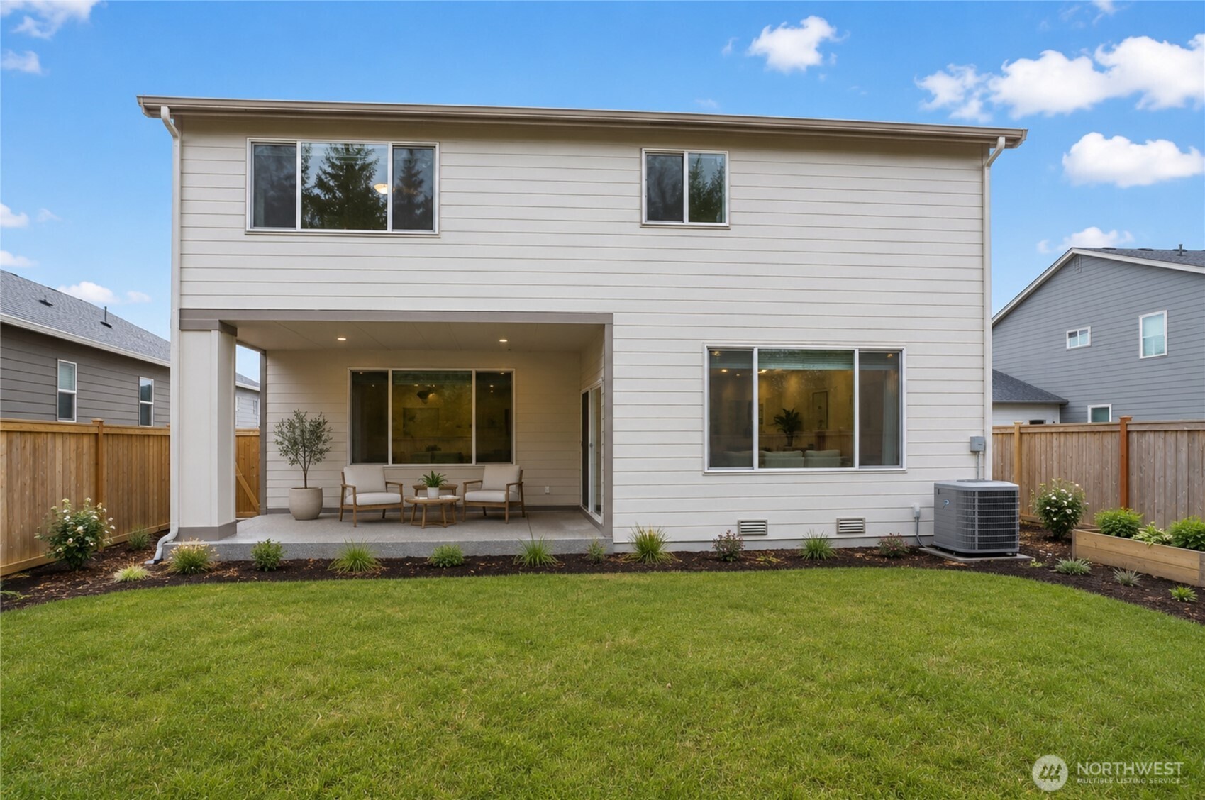 1198 Panoramic Loop Bremerton WA 98312