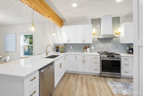 3037 21st Avenue W Seattle WA 98199