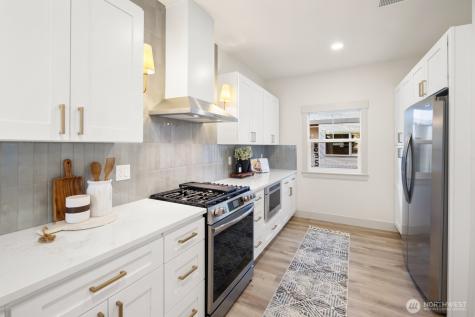3037 21st Avenue W Seattle WA 98199