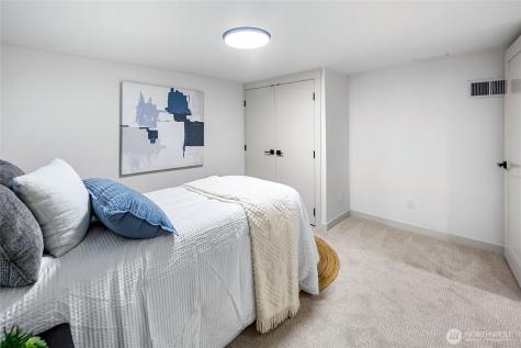 3037 21st Avenue W Seattle WA 98199