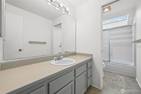 28813 14th Avenue S Federal Way WA 98003