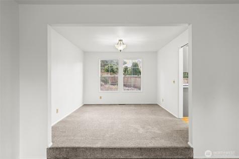 28813 14th Avenue S Federal Way WA 98003
