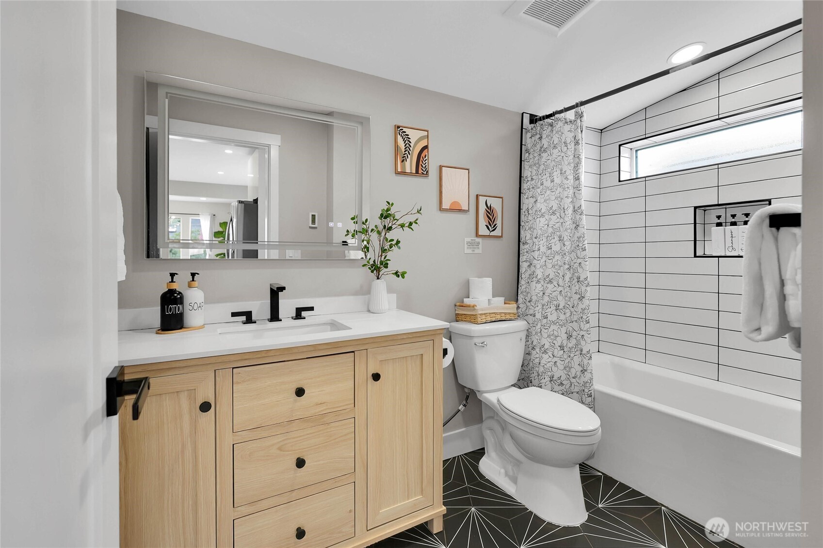 7901 16th Avenue SW Seattle WA 98106