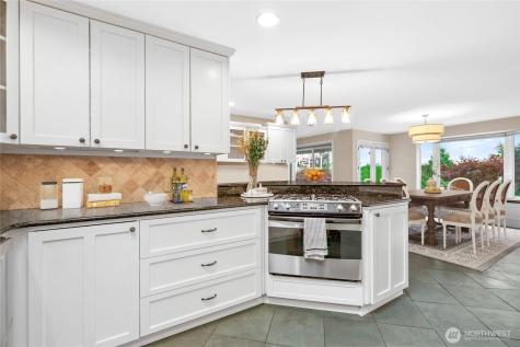 24215 75th Avenue SE Woodinville WA 98072