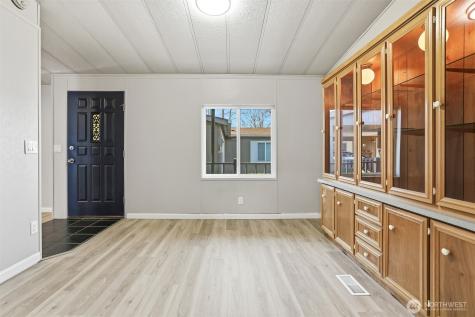 23728 Vista View Bothell WA 98021