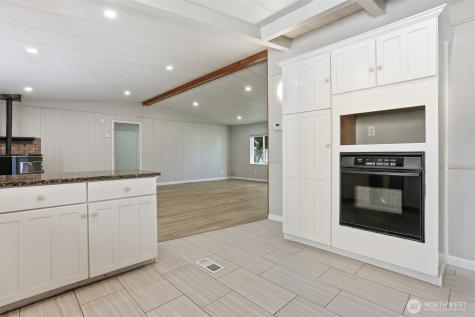 23728 Vista View Bothell WA 98021