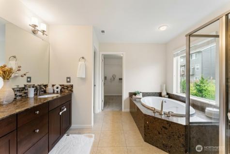 7640 NE 195th Street Kenmore WA 98028