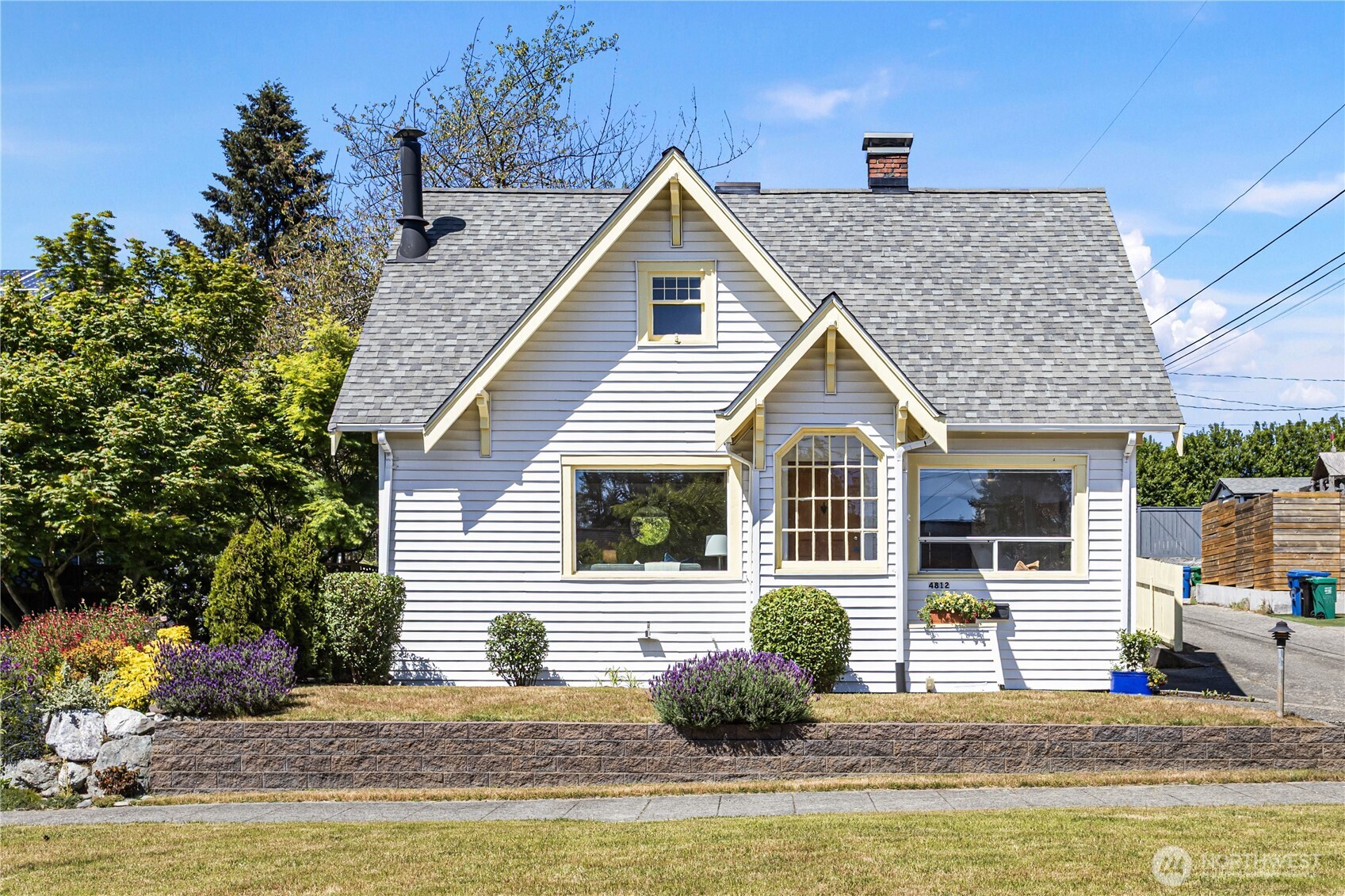 4812 SW Stevens Street Seattle WA 98116