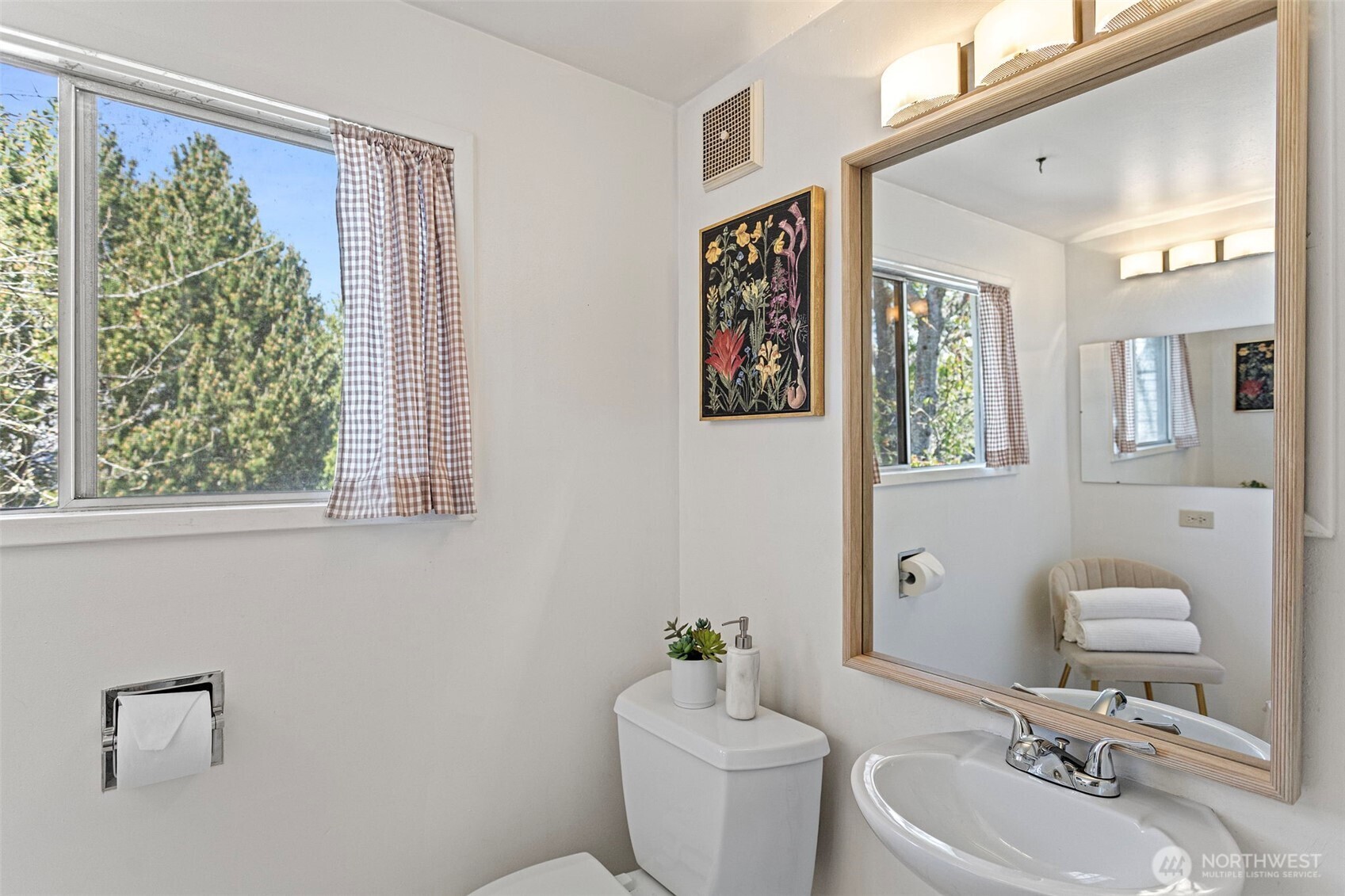 4812 SW Stevens Street Seattle WA 98116