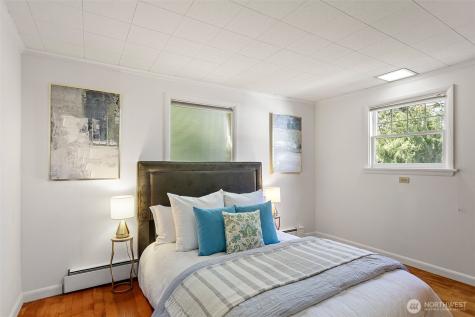 4812 SW Stevens Street Seattle WA 98116