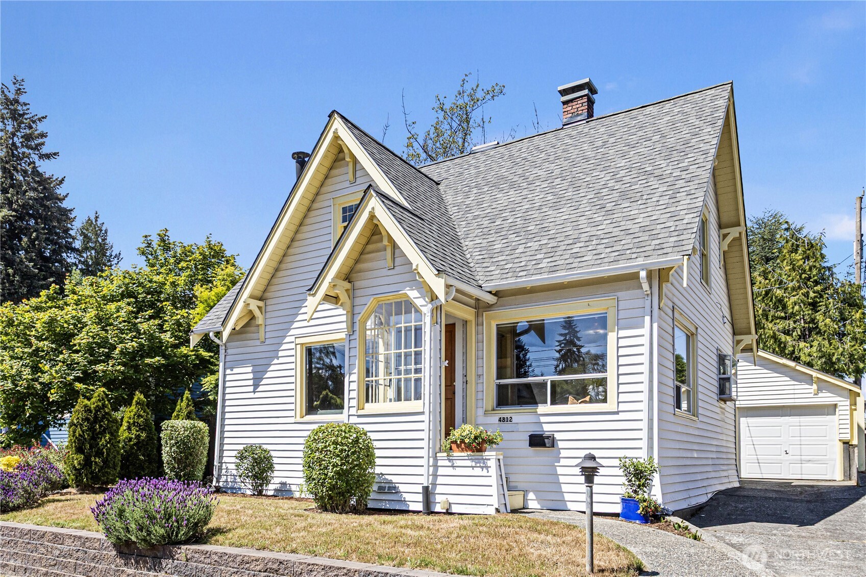 4812 SW Stevens Street Seattle WA 98116