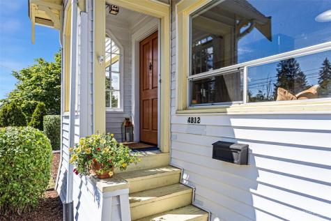 4812 SW Stevens Street Seattle WA 98116