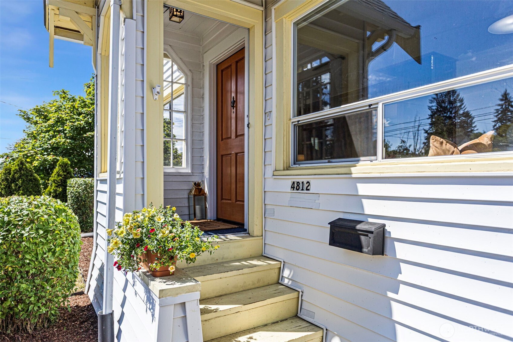 4812 SW Stevens Street Seattle WA 98116