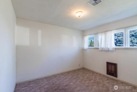 803 E Lark Avenue Moses Lake WA 98837