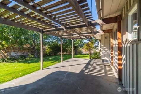 803 E Lark Avenue Moses Lake WA 98837