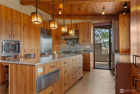 99 Hilltop Drive Winthrop WA 98862