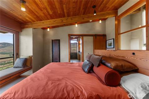 99 Hilltop Drive Winthrop WA 98862