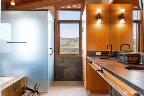 99 Hilltop Drive Winthrop WA 98862