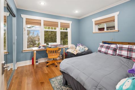 6016 44th Avenue SW Seattle WA 98136