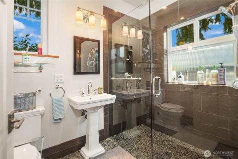6016 44th Avenue SW Seattle WA 98136