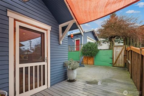 6016 44th Avenue SW Seattle WA 98136