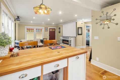6016 44th Avenue SW Seattle WA 98136