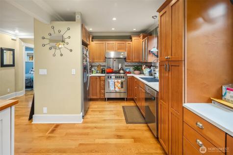 6016 44th Avenue SW Seattle WA 98136