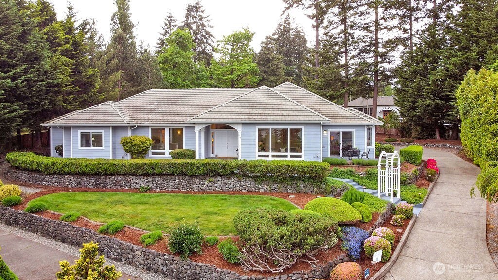 654 9th Court Fox Island WA 98333