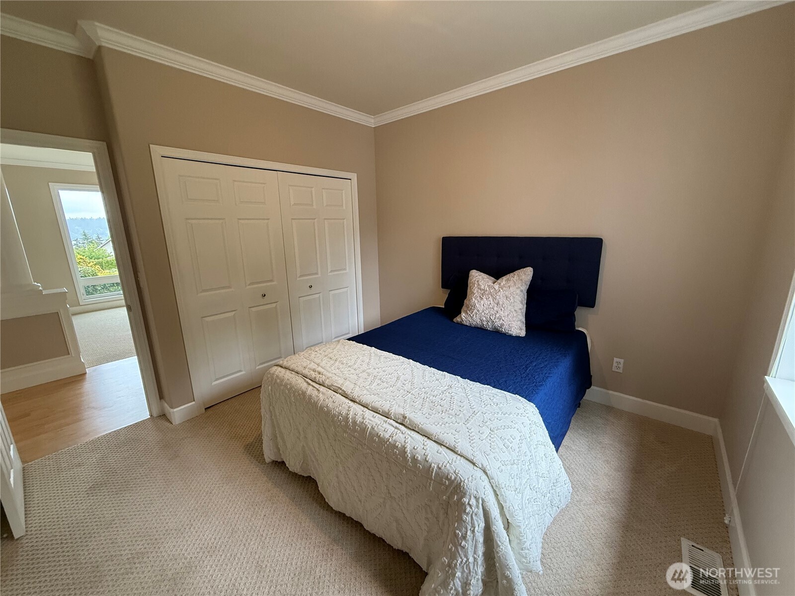 654 9th Court Fox Island WA 98333