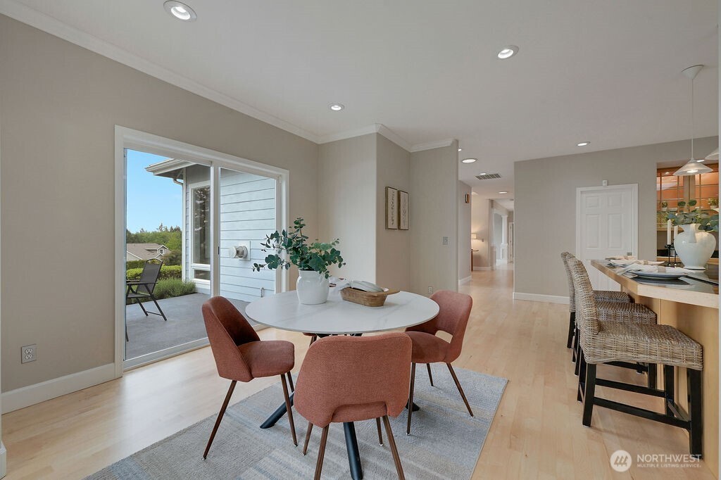 654 9th Court Fox Island WA 98333