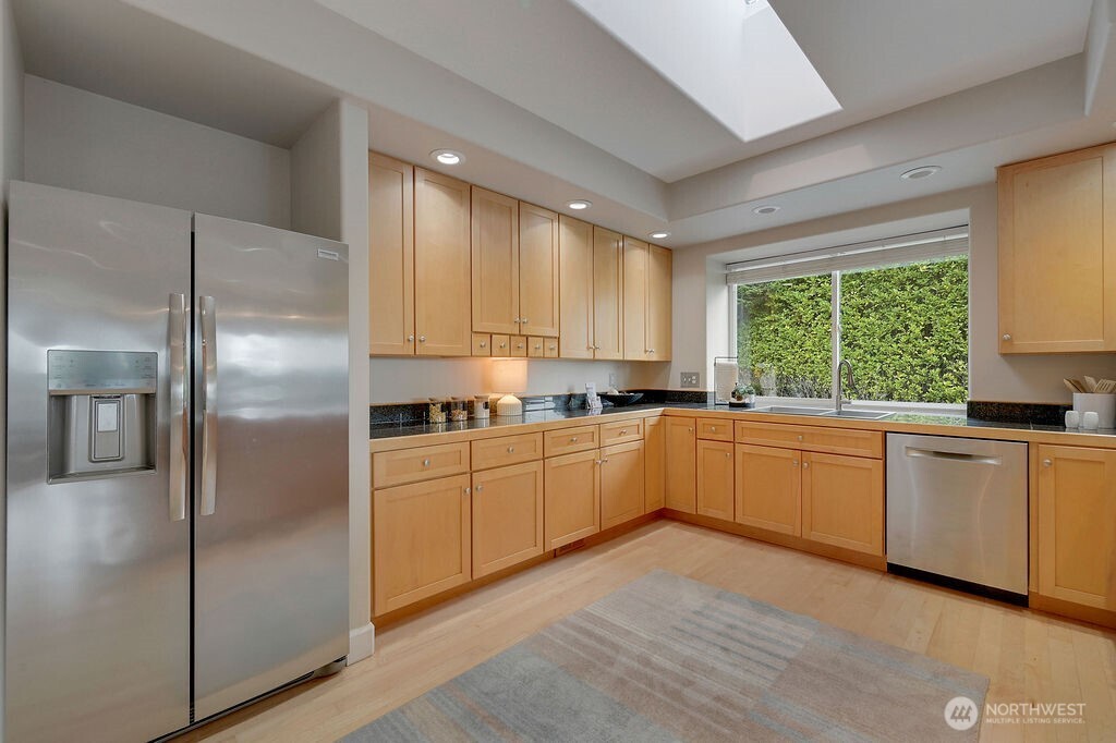 654 9th Court Fox Island WA 98333