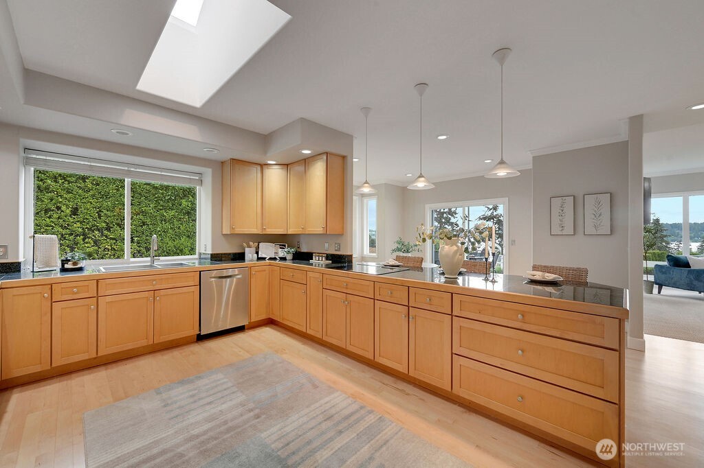 654 9th Court Fox Island WA 98333