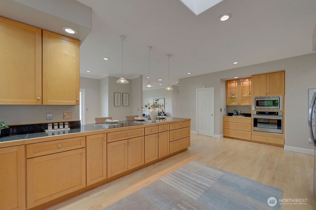 654 9th Court Fox Island WA 98333