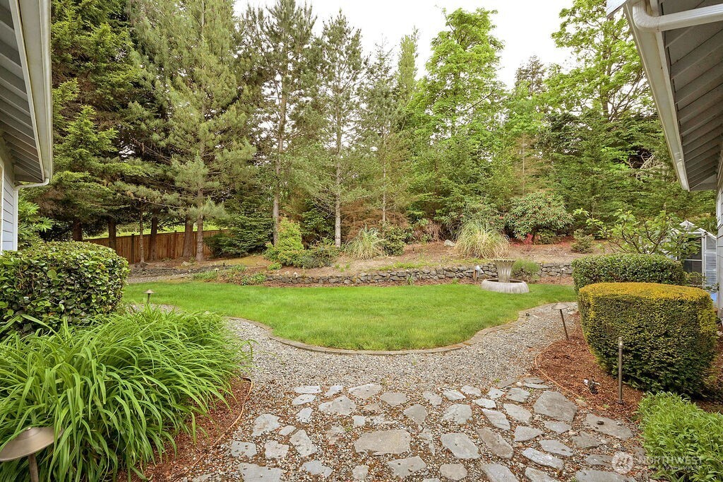654 9th Court Fox Island WA 98333