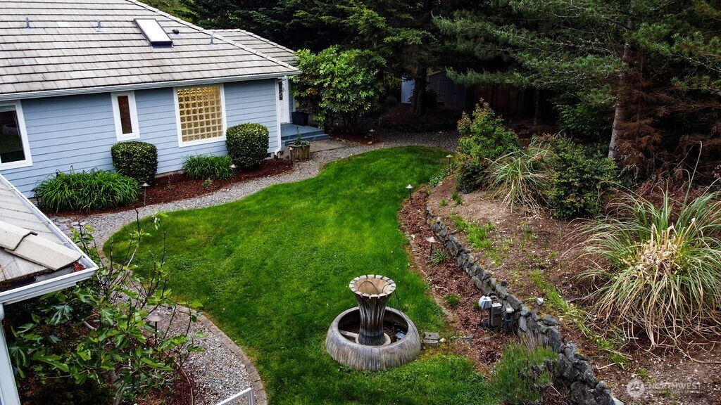 654 9th Court Fox Island WA 98333