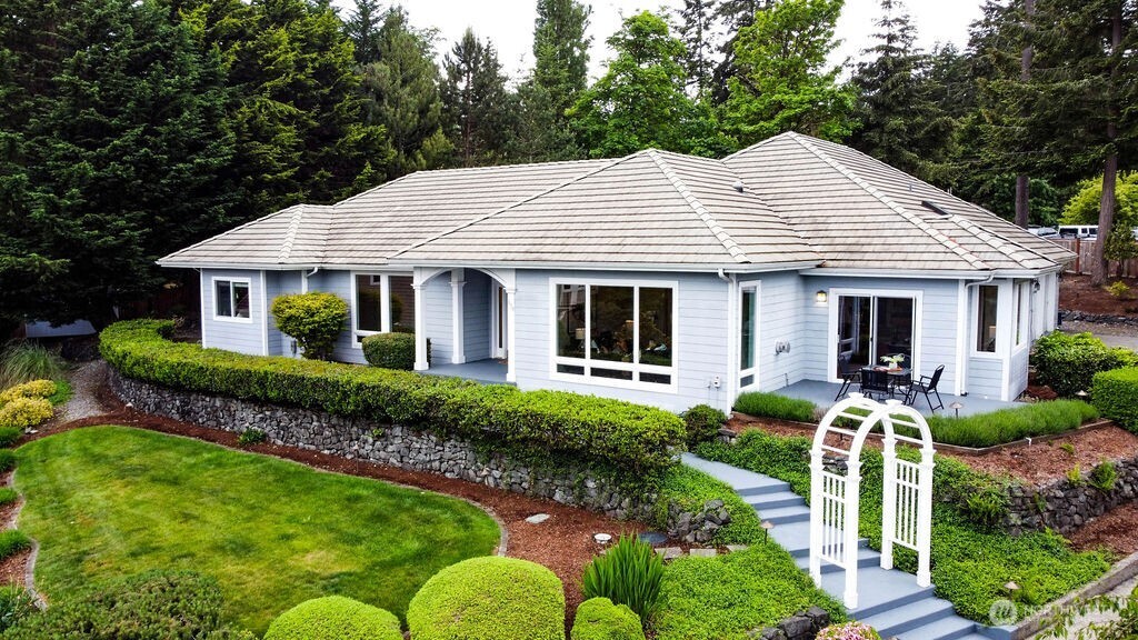 654 9th Court Fox Island WA 98333