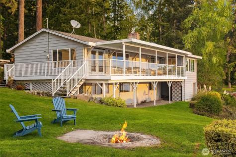 9139 SW Bayview Drive Vashon WA 98070