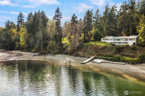 9139 SW Bayview Drive Vashon WA 98070