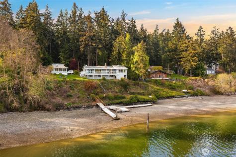 9139 SW Bayview Drive Vashon WA 98070