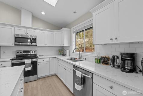 37541 21st Avenue S Federal Way WA 98003