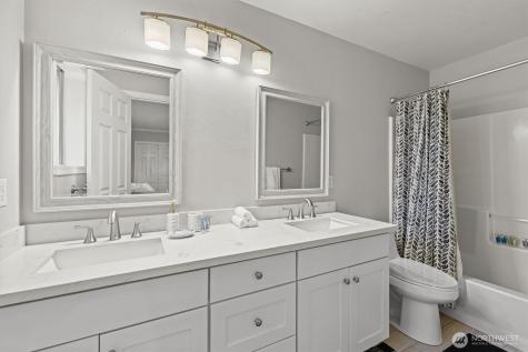 37541 21st Avenue S Federal Way WA 98003