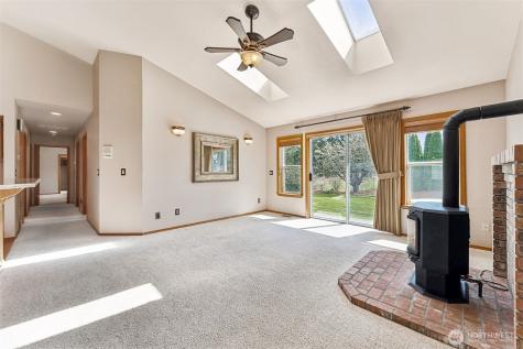 11610 45th Street E Edgewood WA 98372