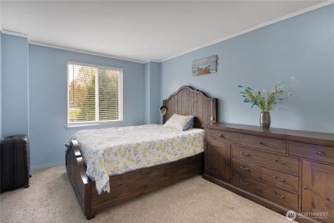 704 29th Avenue SE Puyallup WA 98374