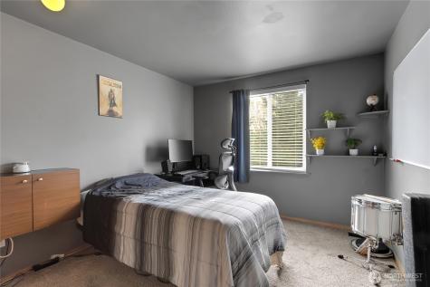 704 29th Avenue SE Puyallup WA 98374