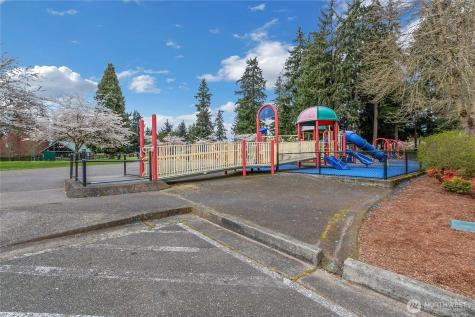 704 29th Avenue SE Puyallup WA 98374