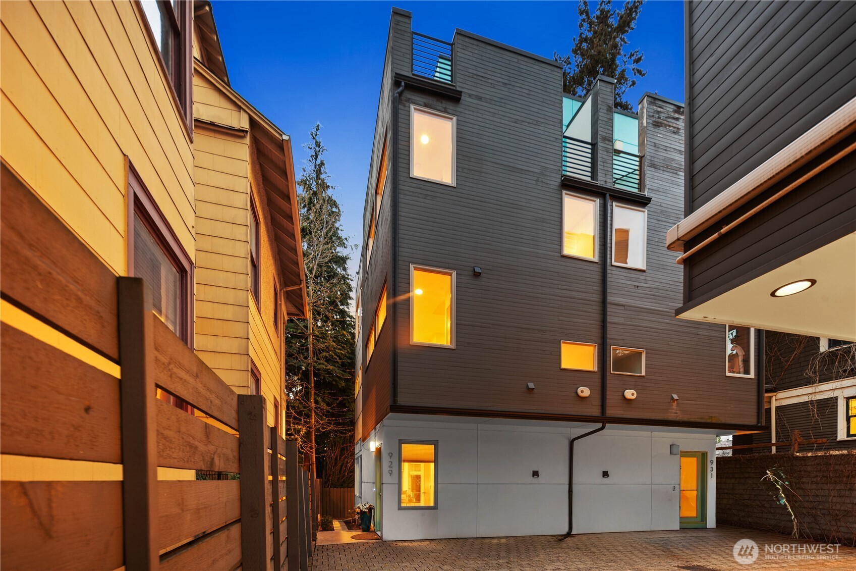 929 14th Avenue Seattle WA 98122
