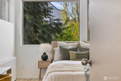 929 14th Avenue Seattle WA 98122