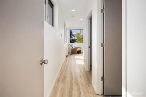 929 14th Avenue Seattle WA 98122
