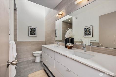 929 14th Avenue Seattle WA 98122